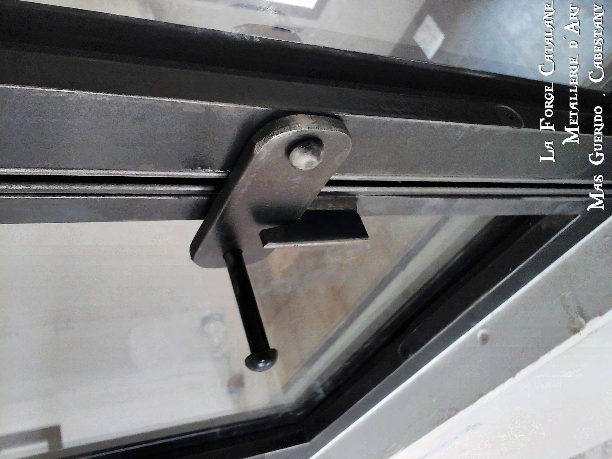 verriere ancien atelier mur vitrage verre forge catalane 6.jpg